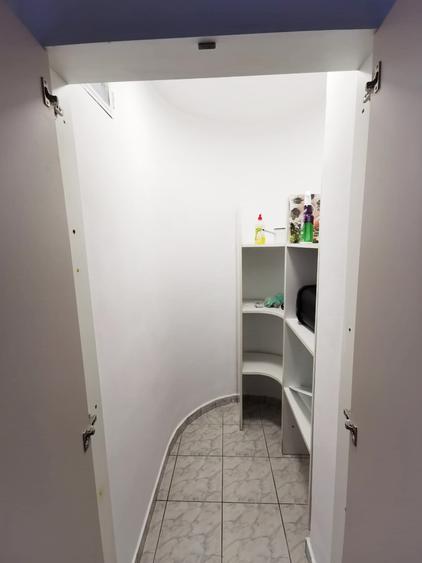 Apartament  cu trei camere, decomandat in  Centrul Civic