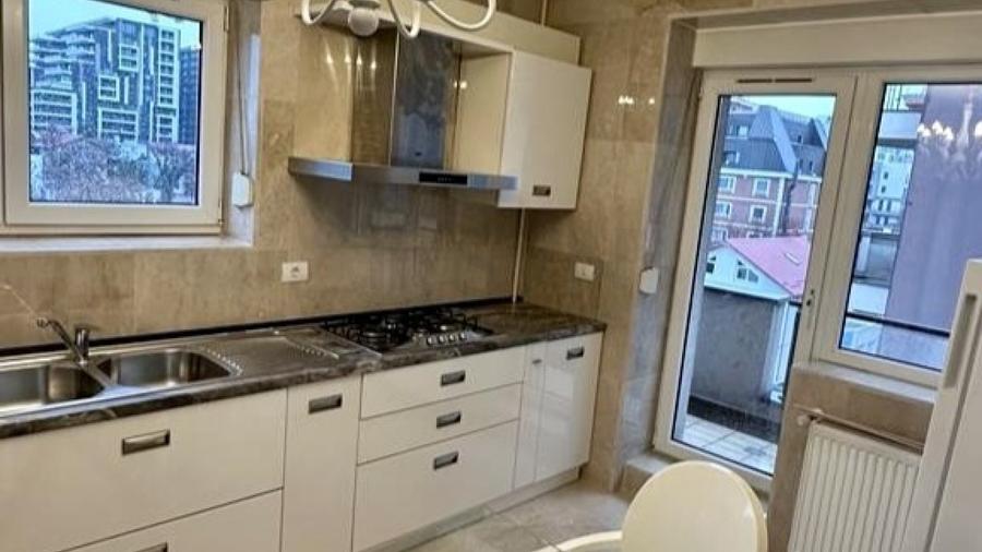 REA1020872 Apartament 3 camere 140mp  Loc de parcare inclus