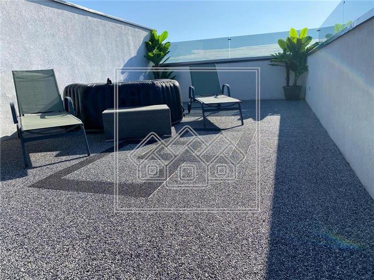 Penthouse superb cu 3 camere, 100 mp utili, terasa panoramica 110 mp