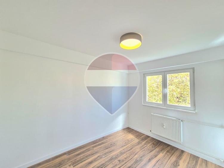 Apartament cu 2 camere, complet renovat – Aurel Vlaicu, zona Poetului