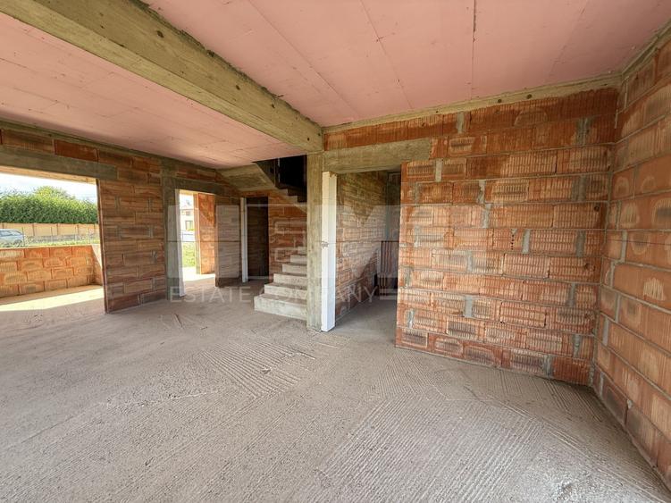 Casă de vânzare la roșu | 220 mp | 1.200 mp teren