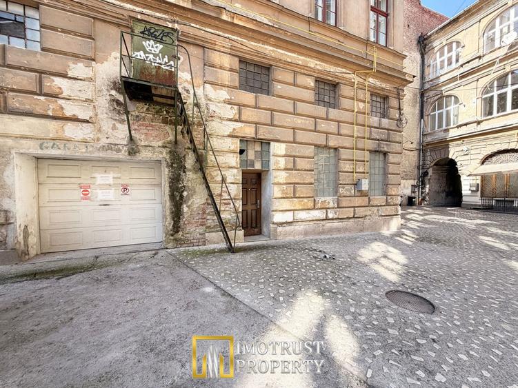 Garaj de vânzare ultracentral Arad, 50 mp, închiriat