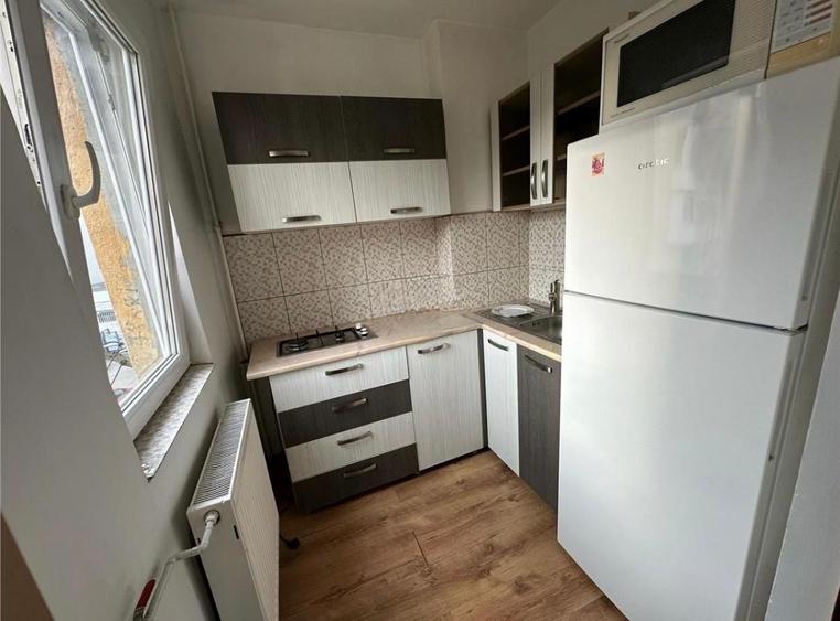 Apartament 1 camere - 56.000 euro - Zona Sagului