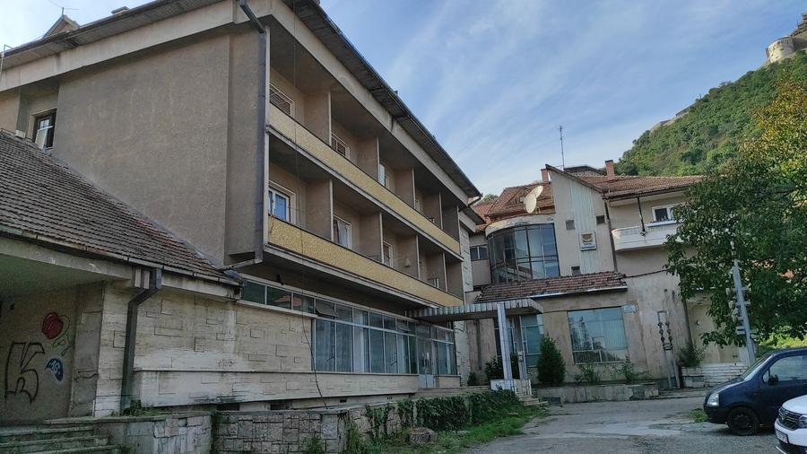 HOTEL DE VANZARE