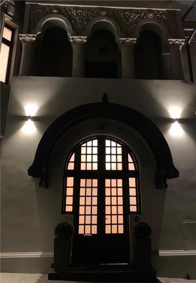 Vila brancoveneasca restaurata complet - eleganta, istorie si dotari moderne