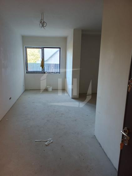 3 camere, semifinisat, parcare, Pod Ira