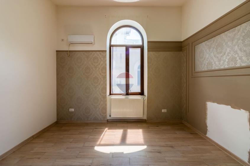 Casă D+P+E+M | 816 mp utili, 5 locuri parcare, Regina Maria