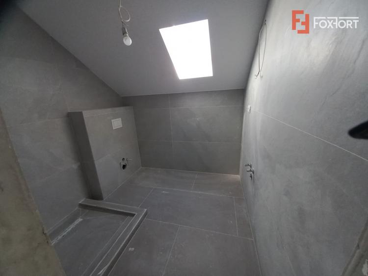 Duplex cu 4 camere, teren individual de 259 mp si terasa de 20 mp, in Plopi