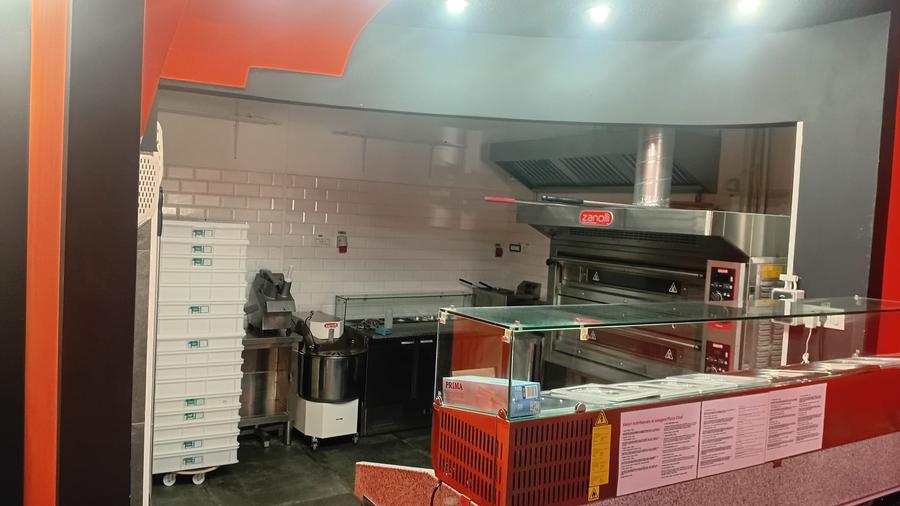 Inchiriez spatiu comercial ultracentral zona Piata Mica