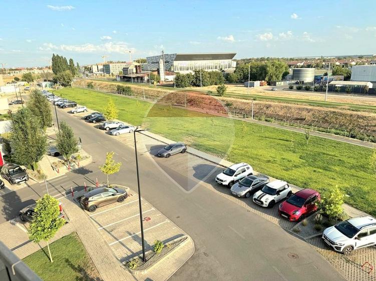 De închiriat apartament cu 3 camere+ 2 parcări Prima Arena