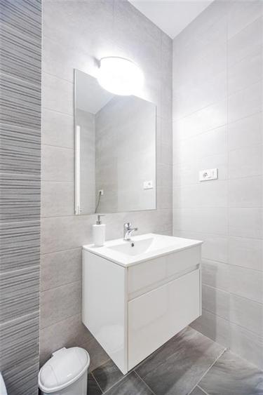 Apartament modern cu parcare subterana de 2 camere zona Coresi
