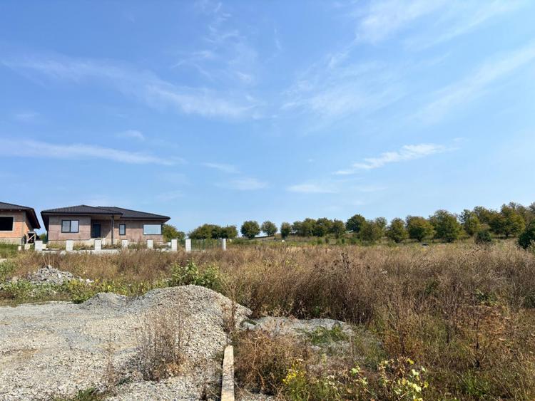 Teren Extravilan Sigmir – 2 Fronturi, Panoramă Deosebită,la Limita cu intravilan