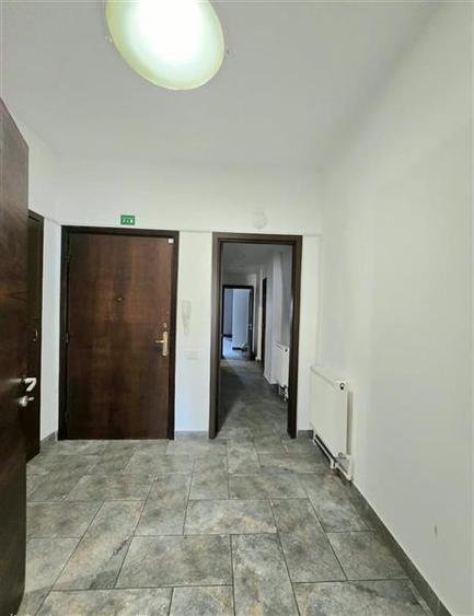 Eleganta interbelica : Apartament cu 6 camere si terasa, ideal pentru birouri sa