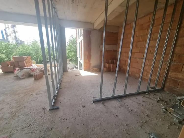 2 Camere Bucatarie Inchisa 10mp