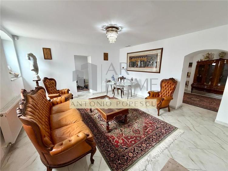 Casa 11 camere D+P,cu o arhitectura deosebita, ultracentral, Ploiesti. - 13