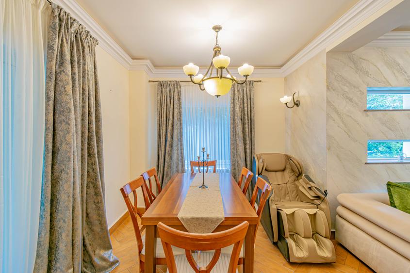 Vilă P+1 cu casă de oaspeți, la marginea pădurii, disponibila imediat