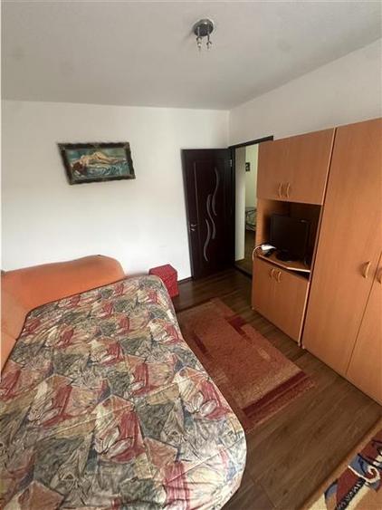 Decomandat cu 2 bai si 2 balcoane