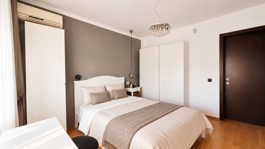 VILA SUPERBA / CURTE PROPRIE VEGETATIE MATURA / COMPLET MOBILATA SI UTILATA