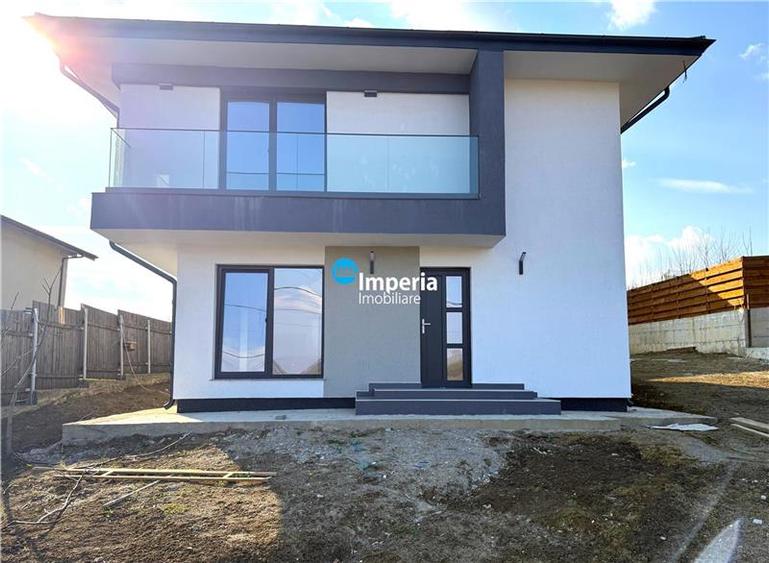 Vila moderna de vanzare – Hlincea, zona Stejar (str. Cortez)Vila dispune de 4 ca