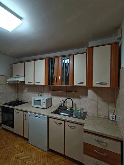 Complexul Studentesc | 3 Camere | 2 Bai | Centrala Proprie .