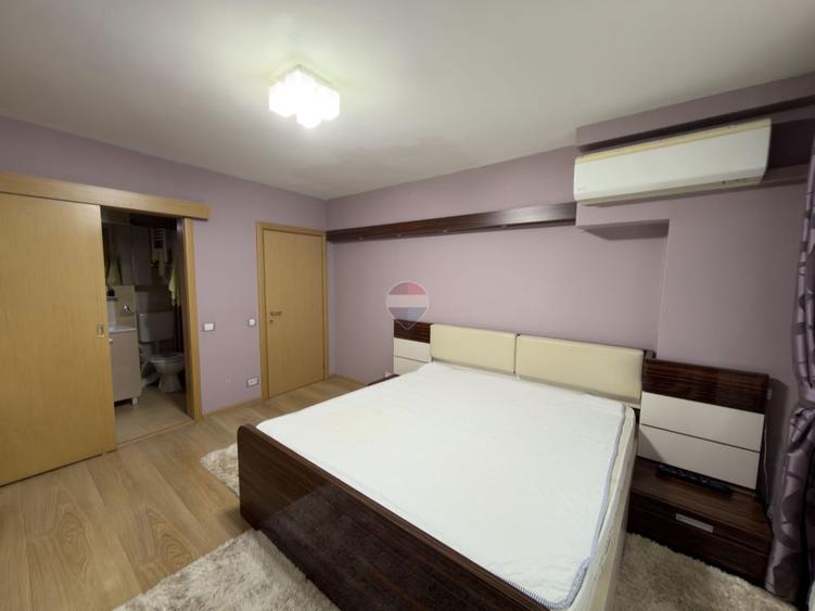 Apartament cu 3 camere de închiriat in Piata Victoriei