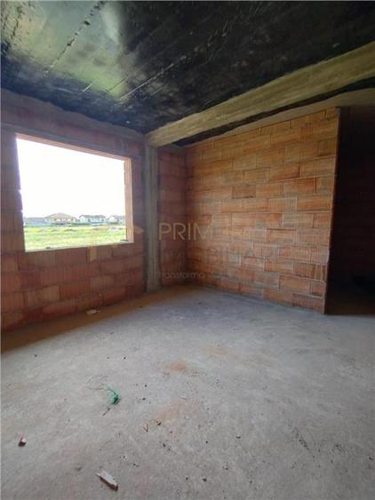 Duplex despartit prin camera tehnica - langa asfalt - compartimentare excelenta