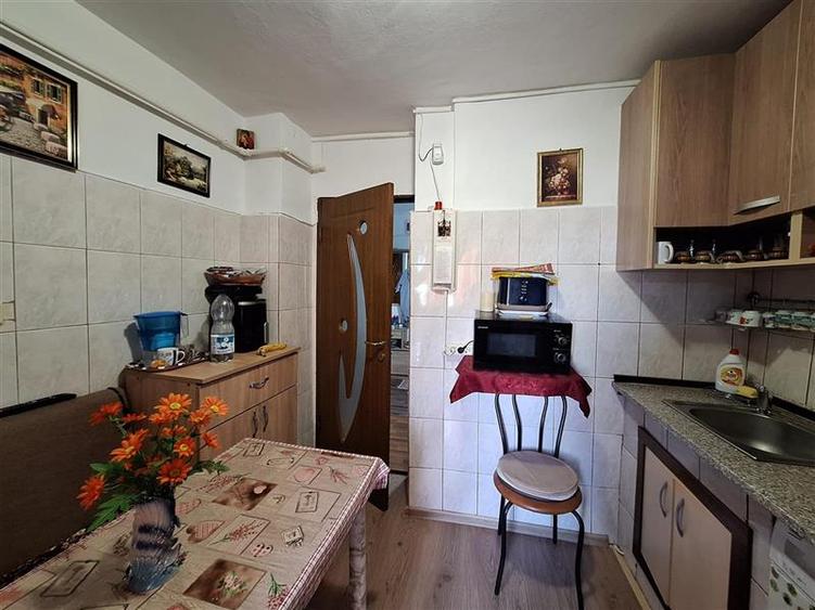 Apartament 2 camere decomandat, zona Neagoe Voda