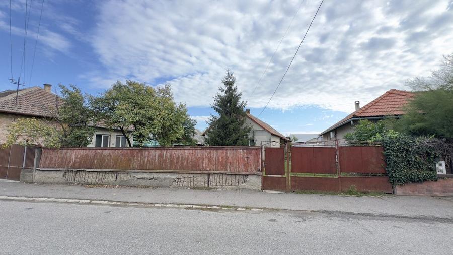 Casă 3 camere, Teren 3.263 mp, Str.Mărășești Nr.16 -Carei-Comision 0% cumpărător