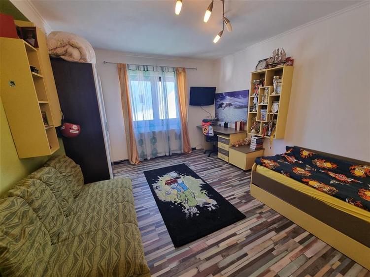 Casa moderna de patru camere zona Ghimbav