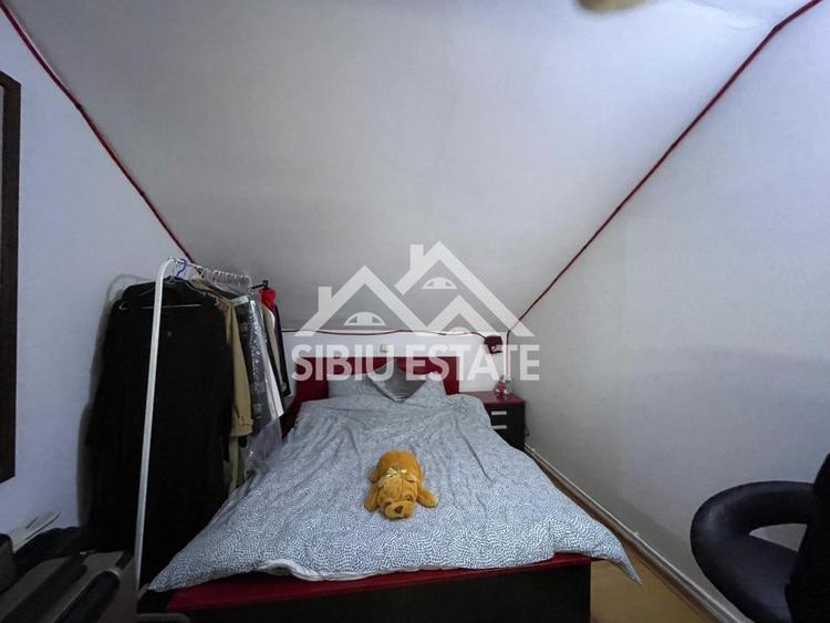 Apartament de vanzare, cu 4 camere, 82.4 mp. -Calea Cisnadiei (Ciresica)