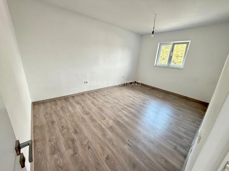 Casa P+1 la 1 km fata de metrou Aparatorii Patriei. 3 cam. Teren 110 mp - 16