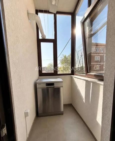 3 CAMERE DECOMANDAT | 60 MP | ET. 1 | BLOC 2016 | PARCARE ÎN PROPRIETATE | KM 4 - 8