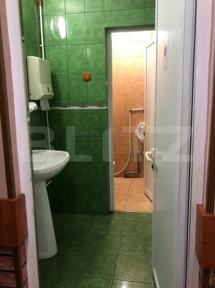 Spatiu comercial , 90 mp , zona Razvad