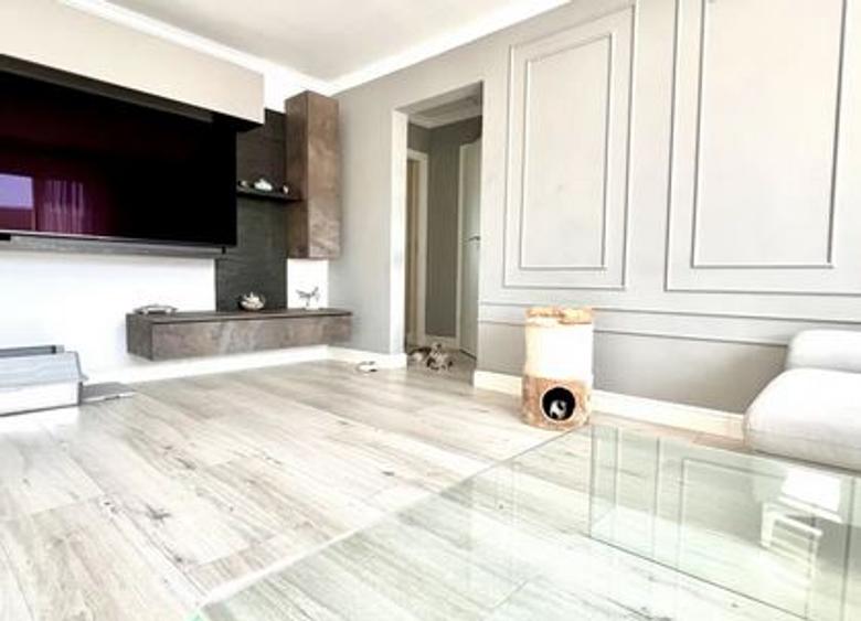 Titan PARC,bl.REABILITAT,mobilat,utilat complet,balcon,AC,AMENAJAT,spatios