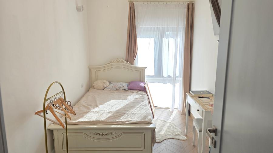 Vand apartament 4 camere deosebit in Deva, bld. Decebal (ultracentral), etaj 1