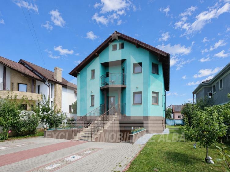 Casa individuala | 227 mp | Mobilata | Toate utilitatile | Cetate