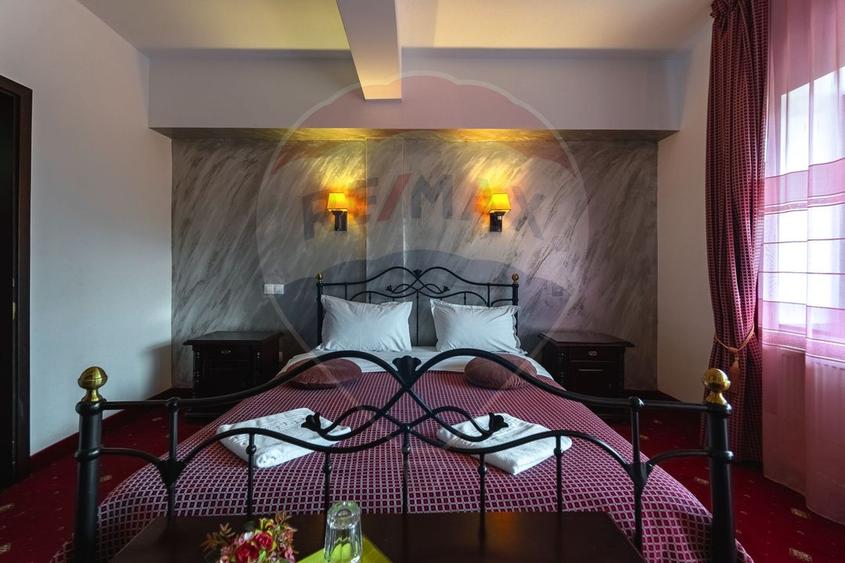 Hotel / Pensiune cu 30 camere de vanzare| Sala Evenimente| BRASOV