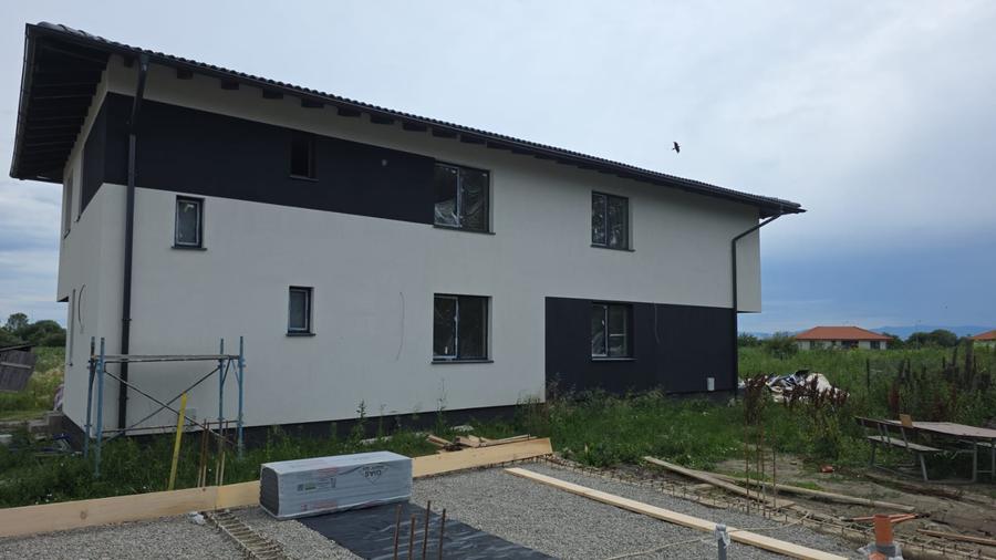 Duplex superb, cu intrare privata, 620 mp teren