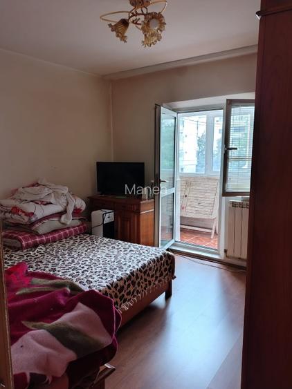 Vând apartament 4 camere decomandat confort 1 etaj 1  - 4