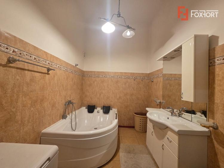 Apartament cu 2 camere semidecomandat, et 1, zona Centrala