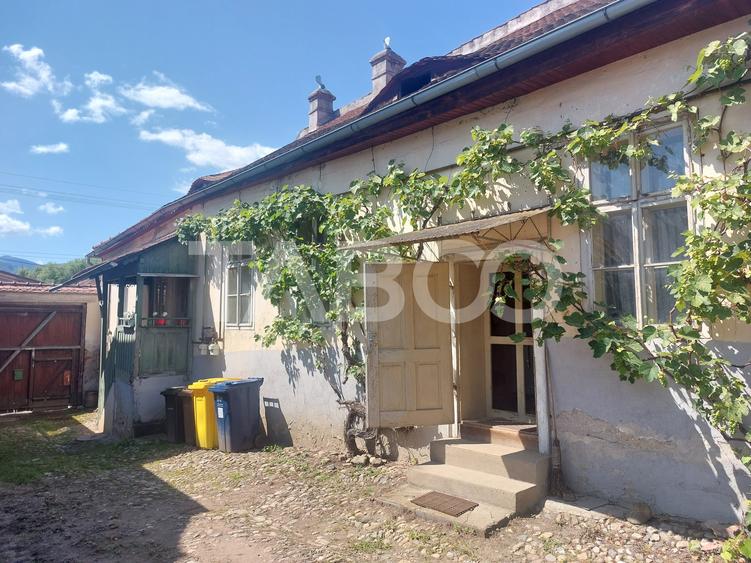Casa si curte individuala 2 corpuri de casa separate 4 camere gradina