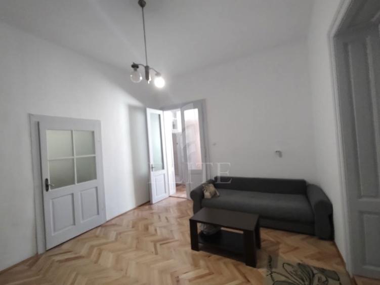 Casa / Casa 4 camere în zona CRISAN