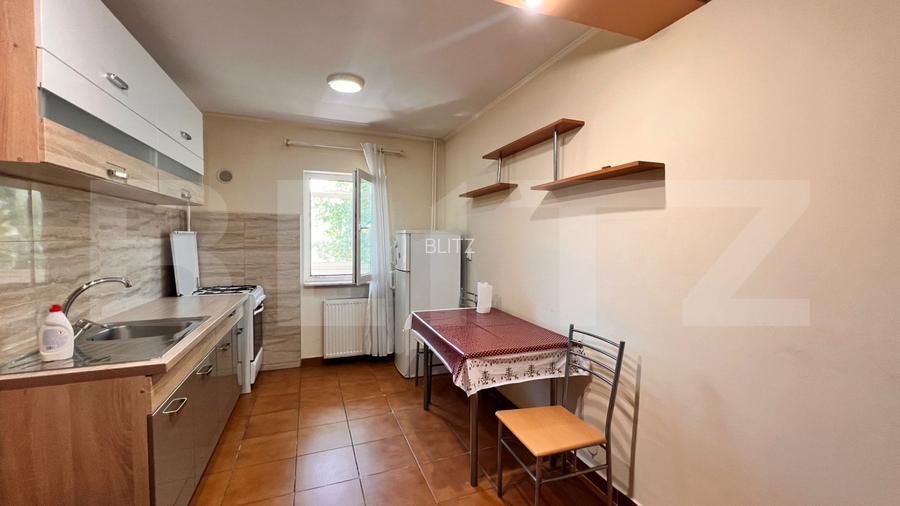 Apartament de 2 camere, decomandat de 55 mp, zona Brazda