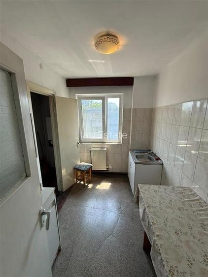 70mp - Apartament 3 camere cu pod deasupra Podu Ros zona Cotnari - 7