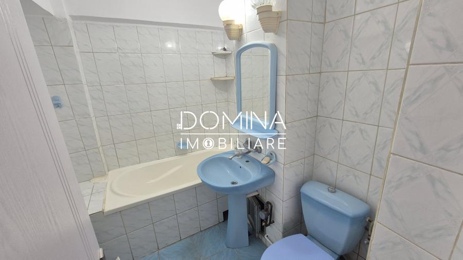 Vanzare apartament 3 camere, Bd. Ecaterina Teodoroiu - zona Casei de Cultura