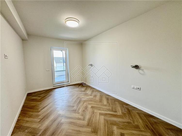 Penthouse 4 camere si terasa 15,44 mp - 3 bai si dressing