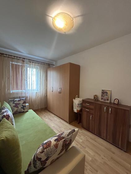 Apartament semidecomandat complet mobilat si utilat!!!