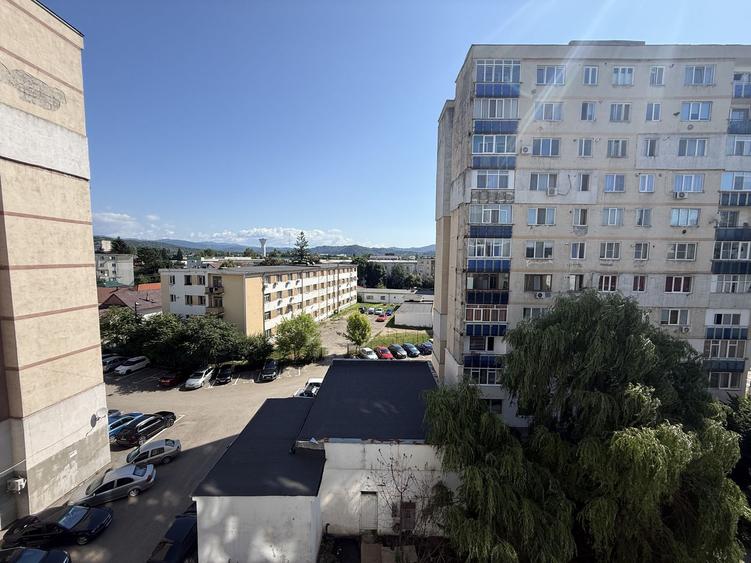 Apartament 3 camere renovat ca la carte zona OMV Campina