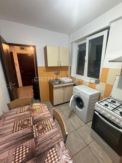 🔑 De Închiriat: 2 Camere Decomandat – Metrou Eroii Revoluției - 3