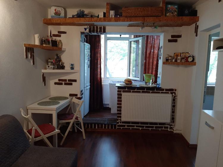 Garsoniera Ansamblul Dorobantilor, Pozitie Buna , mobilat utilata.
